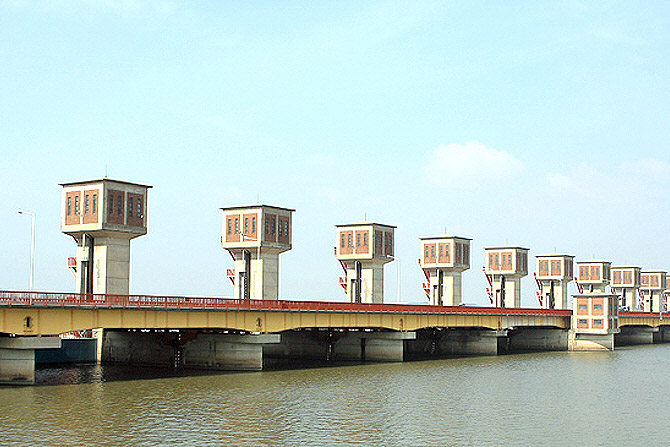 Geumgang River Estuary Embankment